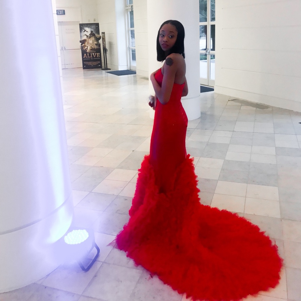 PROM DRESS 👗 - Picture 2 of 4